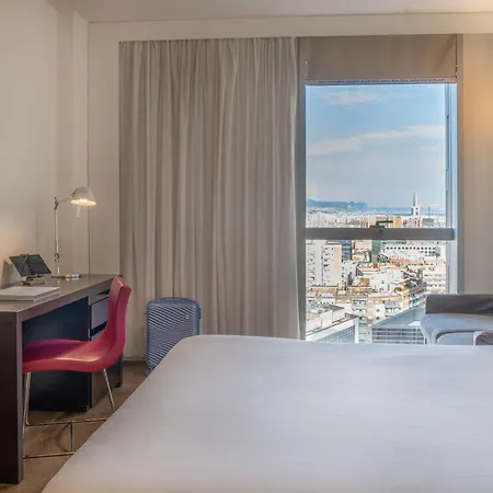 Novotel מלון