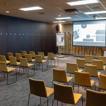 Novotel מלון 4*