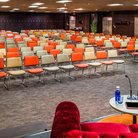 Novotel מלון 4*