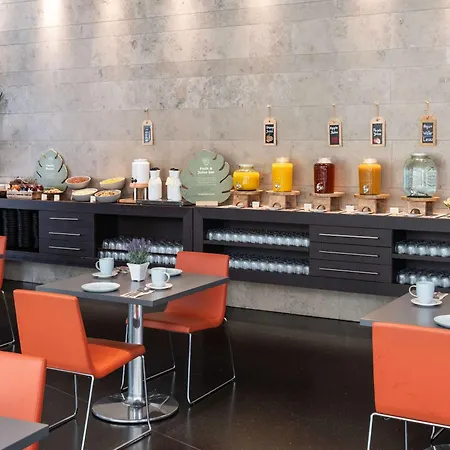 מלון Novotel 4*